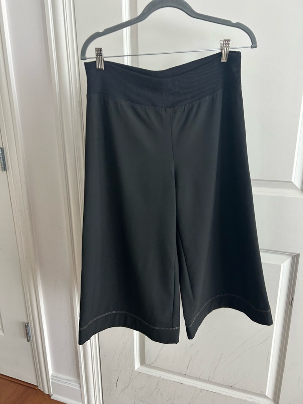 Cop.Copine Black Wide-Leg Cari/Bermuda Shorts